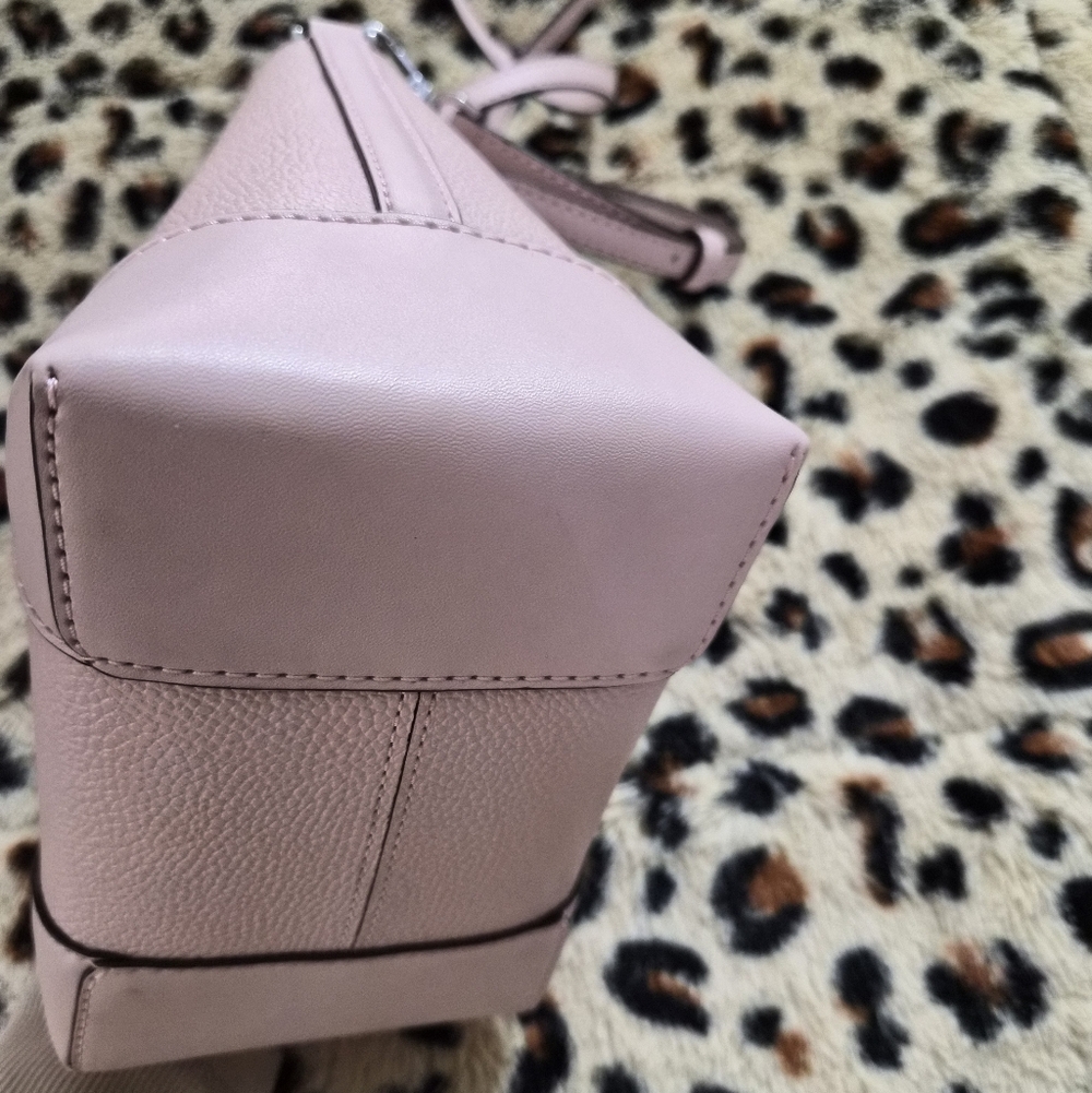 Michael Kors Blush Mini Bucket Bag - Picture 5 of 11